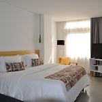 Hlu Hoteles