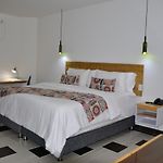 Hlu Hoteles